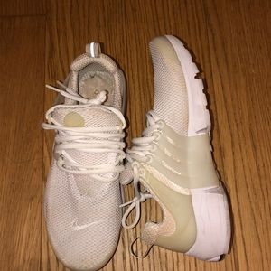 Men’s white Nike Prestos